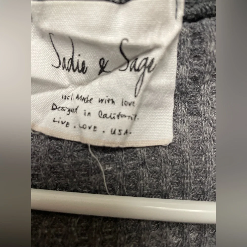 Sadie & Sage Crewneck Sweater - Picture 3 of 3